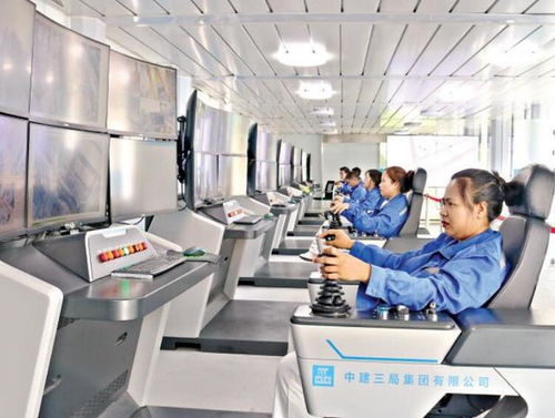 走進武漢智能建造現(xiàn)場 辦公室開塔吊 高空設(shè) 智能工廠